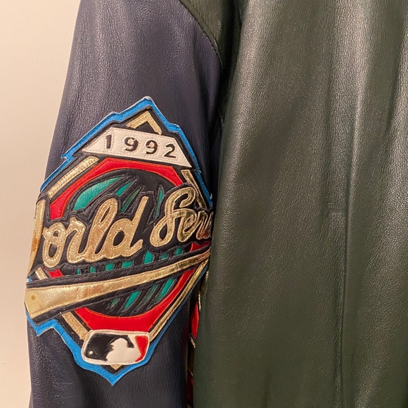 Blue jays - Picture 2 of 5